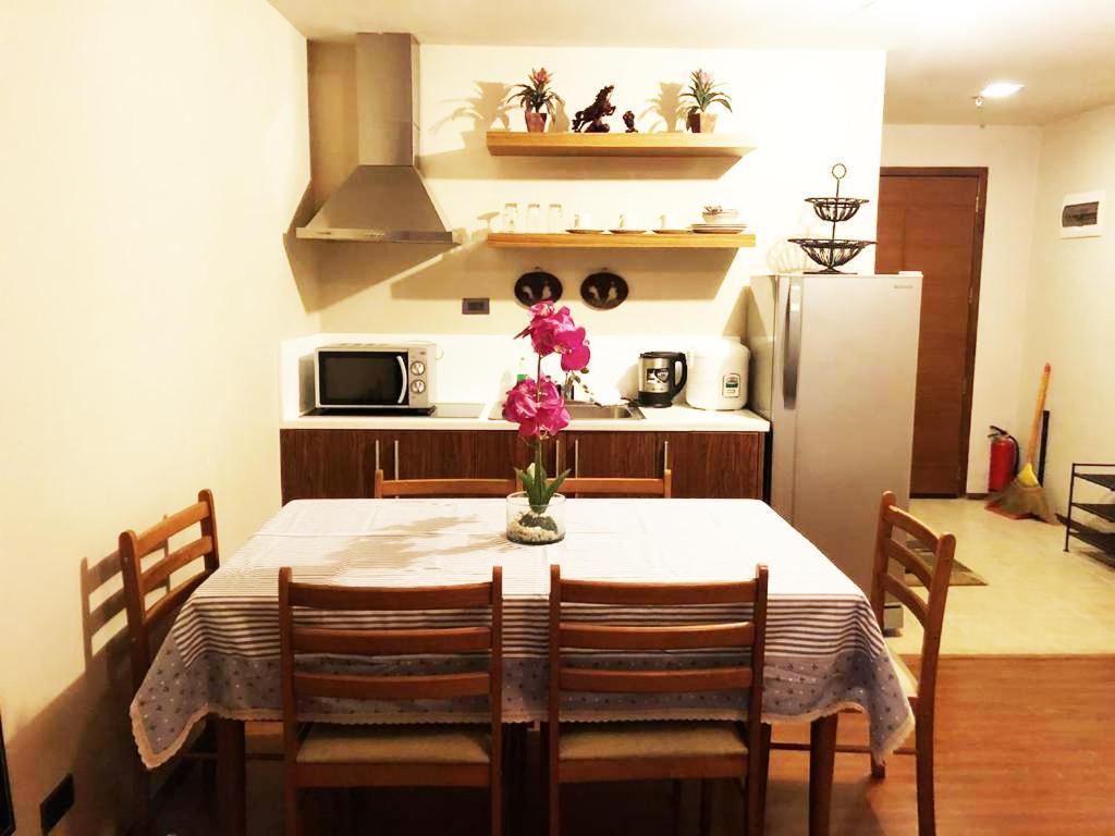 Splendido Tagagtay Taal Lake Staycation Free Parking Netflix No Free Pool Tagaytay City Exteriör bild