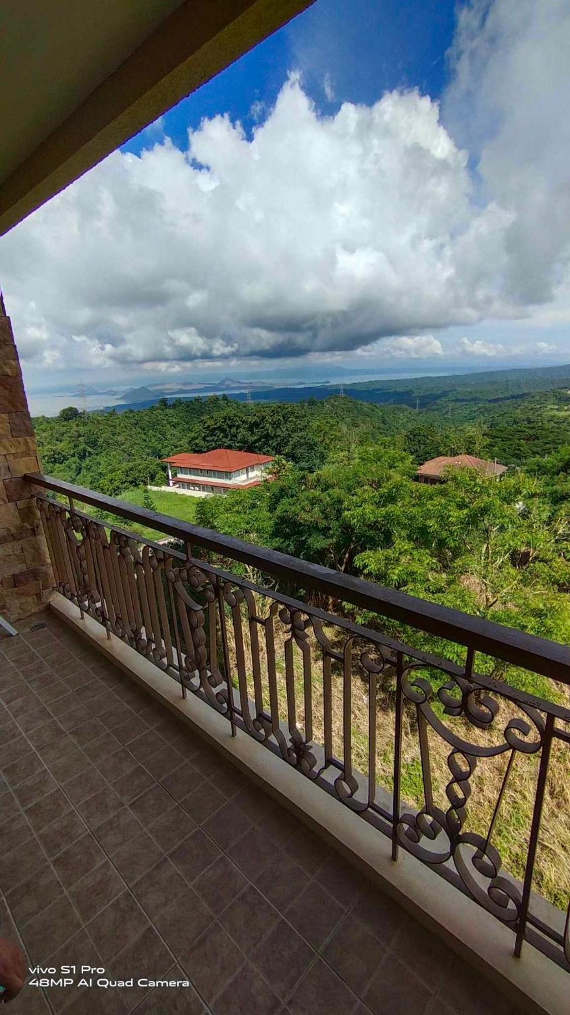 Splendido Tagagtay Taal Lake Staycation Free Parking Netflix No Free Pool Tagaytay City Exteriör bild