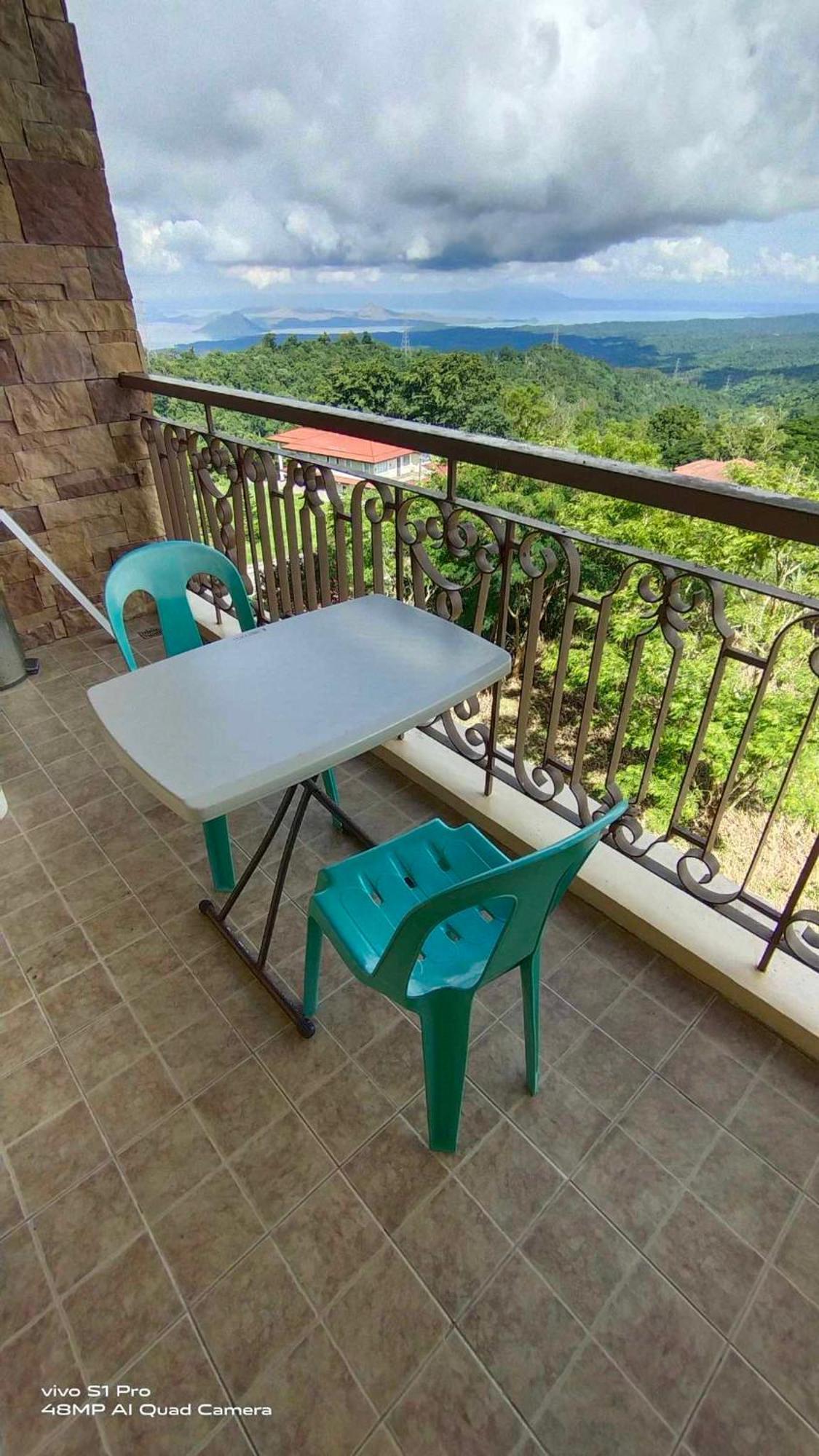 Splendido Tagagtay Taal Lake Staycation Free Parking Netflix No Free Pool Tagaytay City Exteriör bild