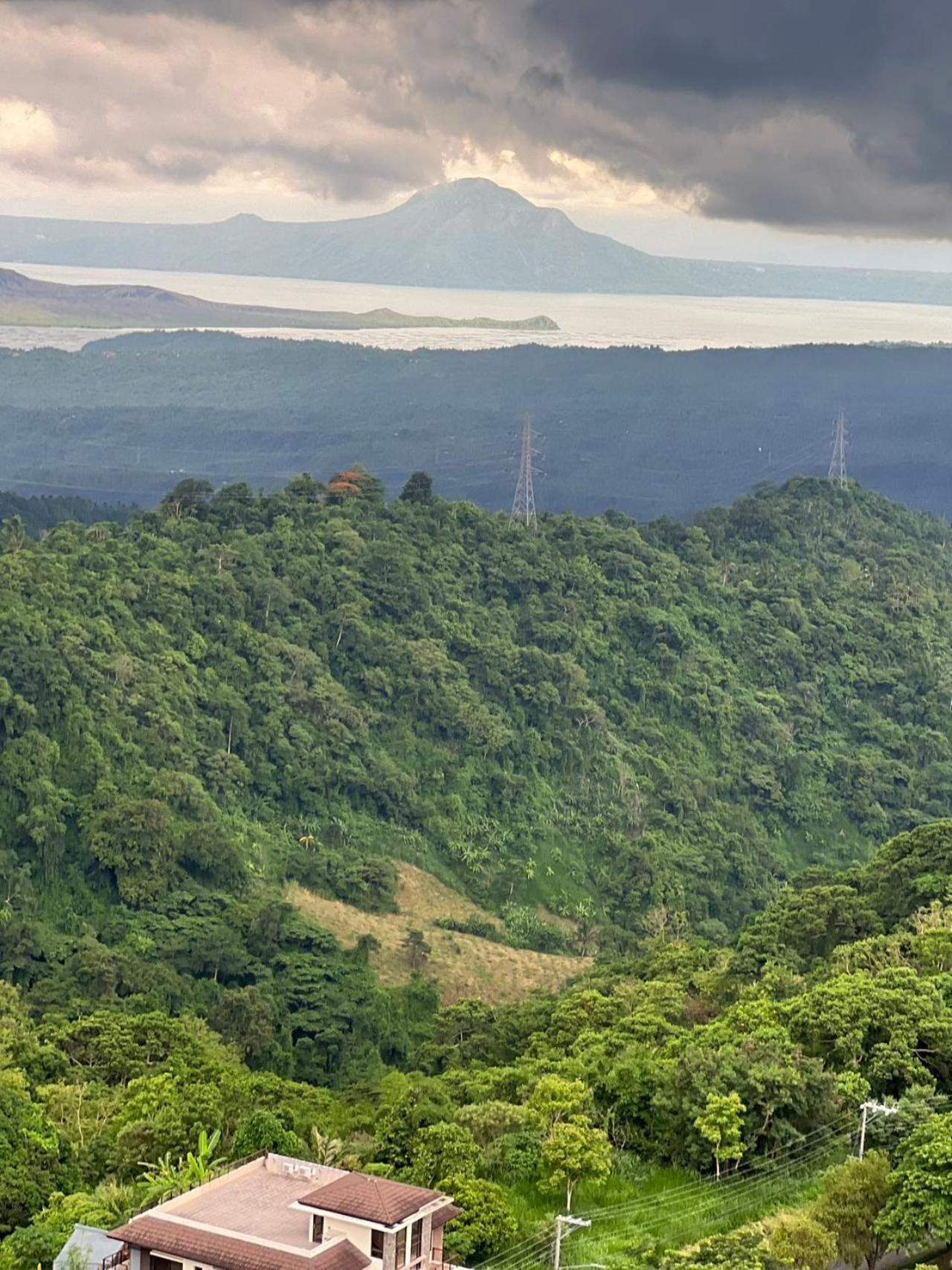 Splendido Tagagtay Taal Lake Staycation Free Parking Netflix No Free Pool Tagaytay City Exteriör bild