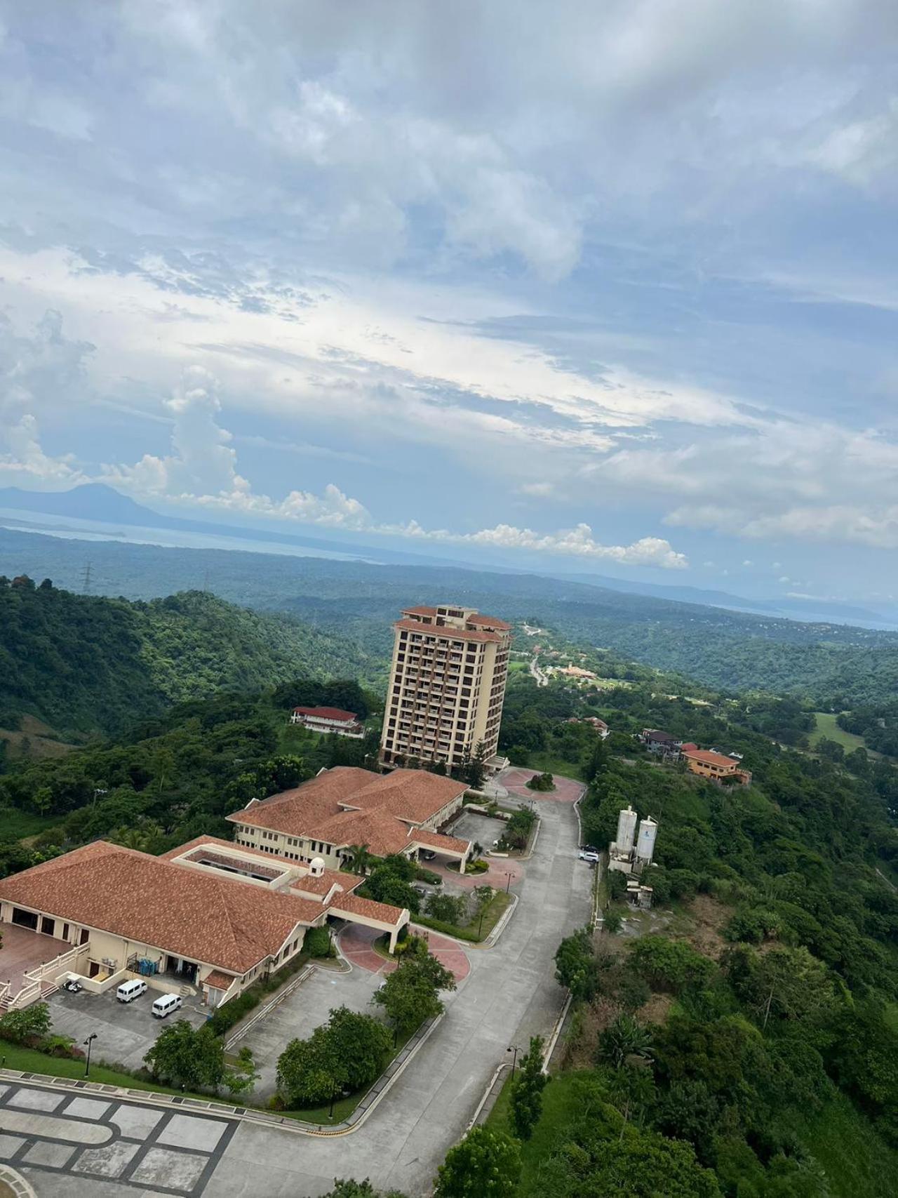 Splendido Tagagtay Taal Lake Staycation Free Parking Netflix No Free Pool Tagaytay City Exteriör bild